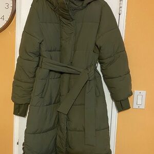 GAP Women's Dark Green Puffer coat